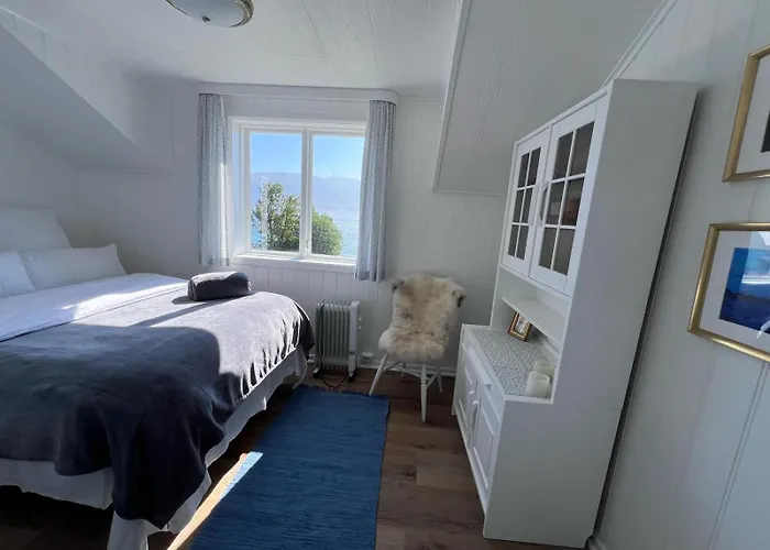 House With Whirlpool Feriehus Nygard (Nordland)